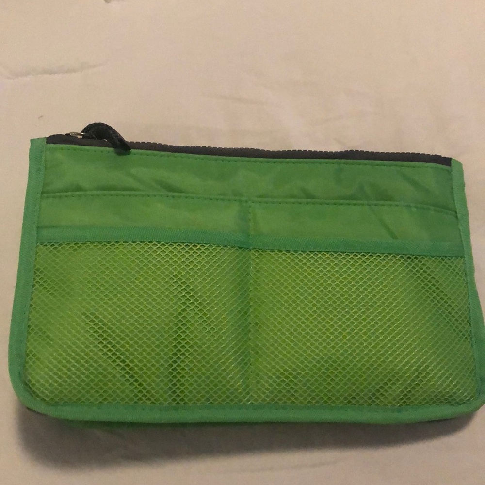3for$15 Lime green purse organizer expands 2”